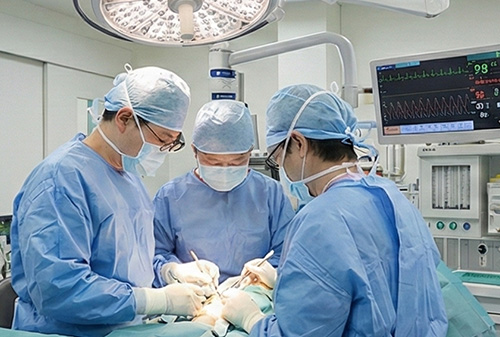 복합수술 진행